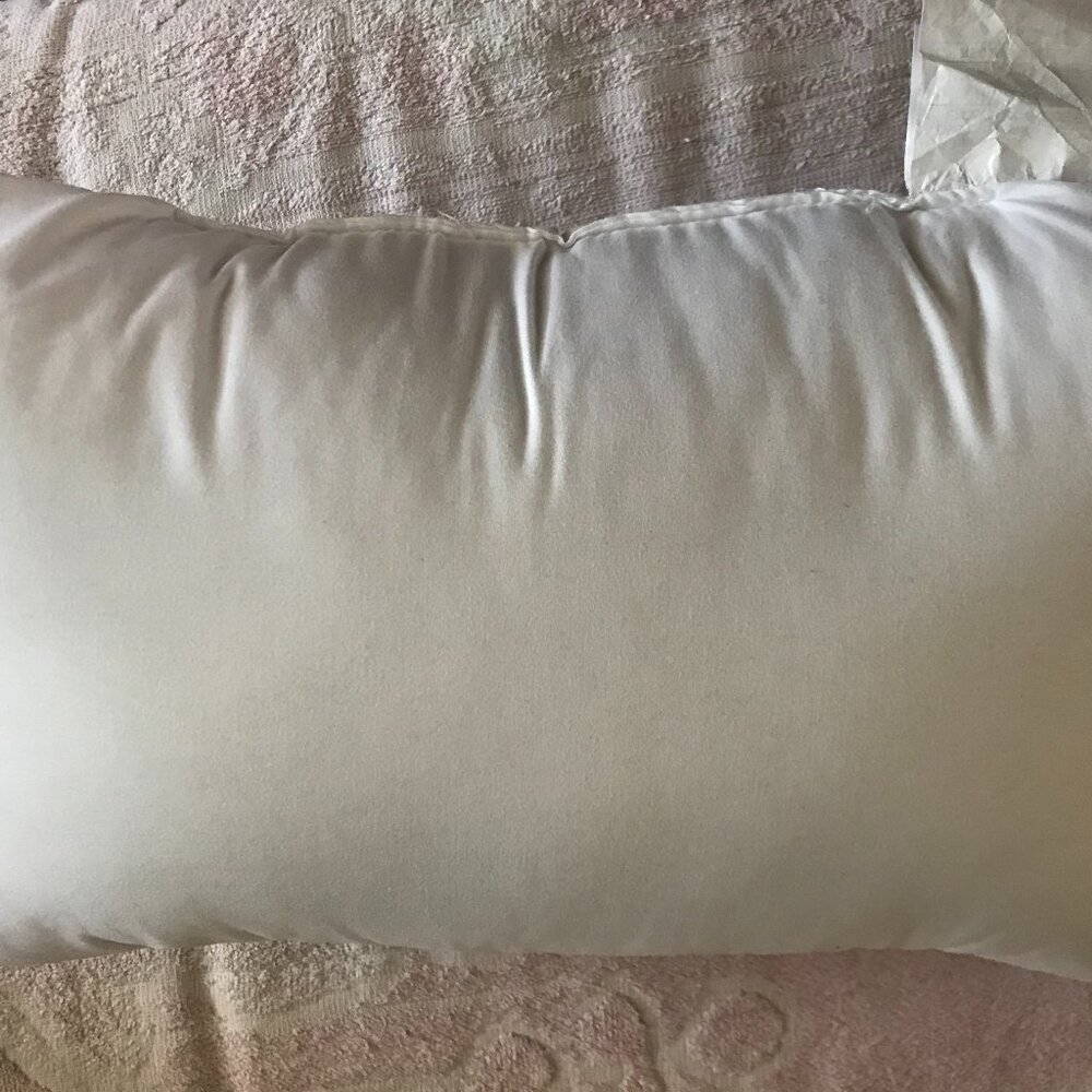 Decorative pillow - Picture 2 of 3